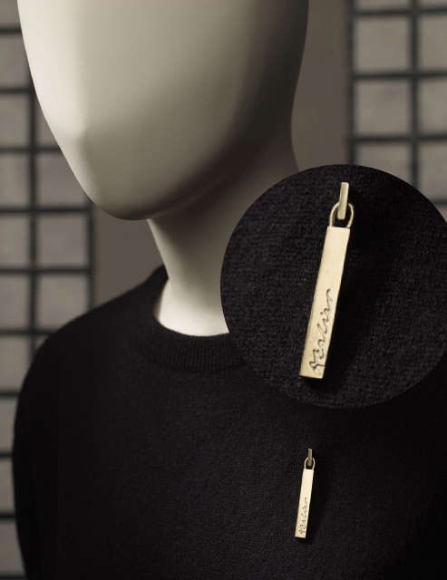 		Zipper brooch